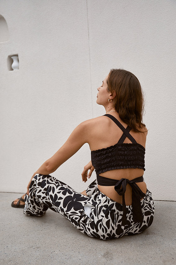 Keyhole Tank - Black - Modern Sunday - side view