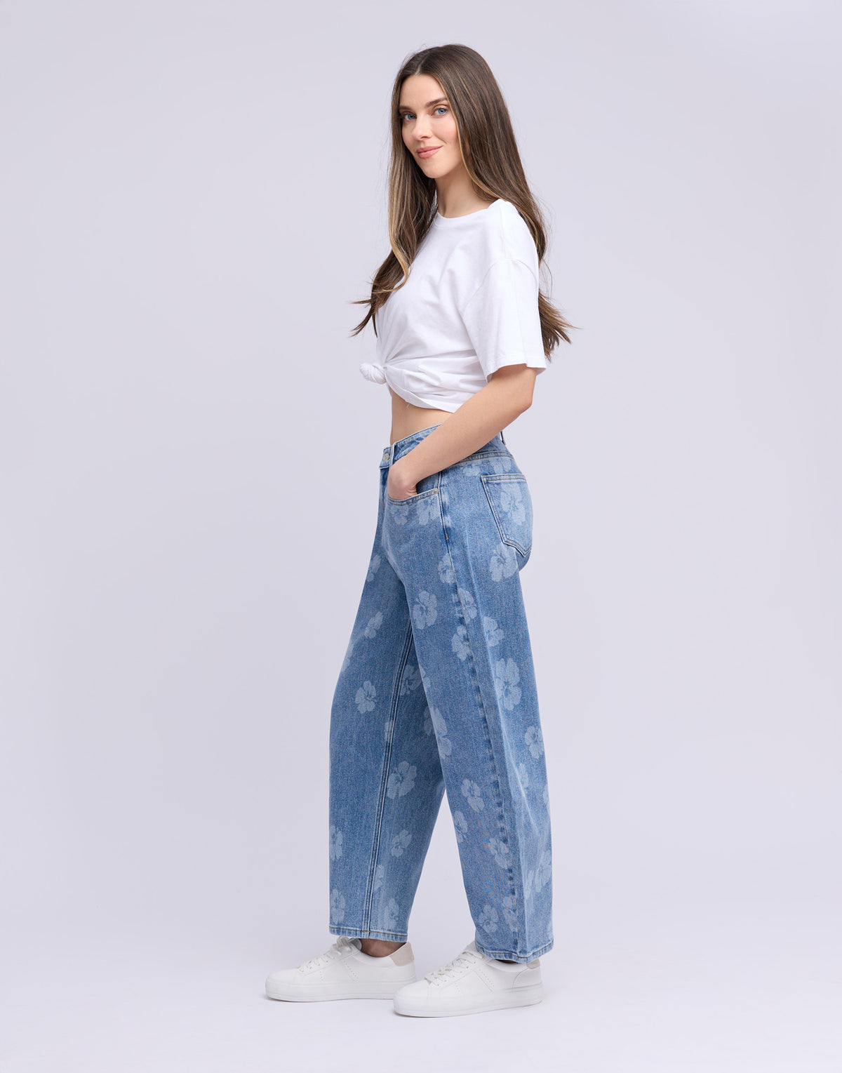Malia Relaxed Barrel - Karlie - Yoga Jeans - side view
