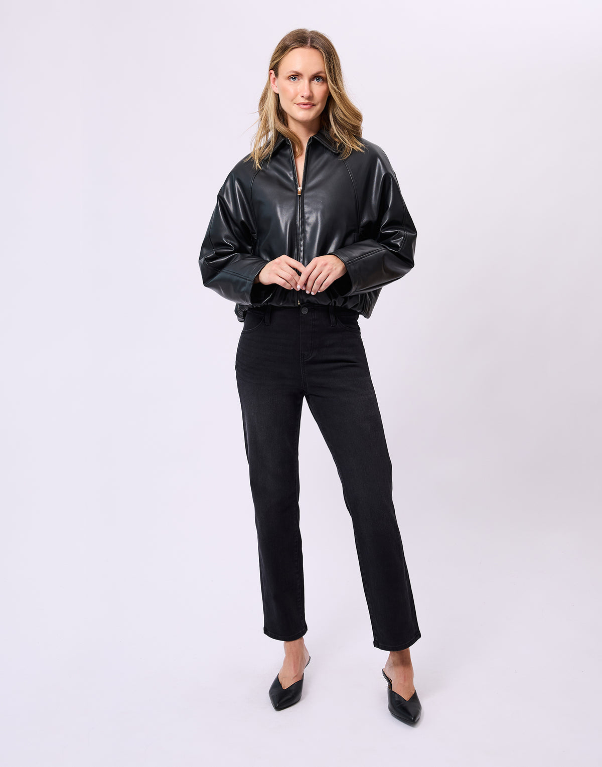 Oversized Cropped Jacket - Black - Yoga Jeans - detail view