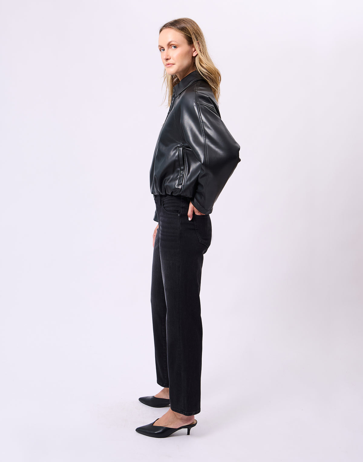 Oversized Cropped Jacket - Black - Yoga Jeans - close-up view