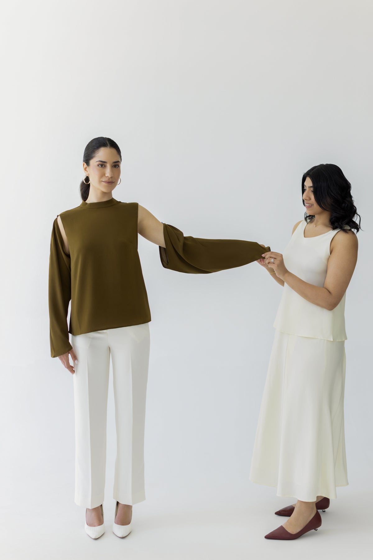 Mock Neck - Detachable Sleeves - Malli - close-up view