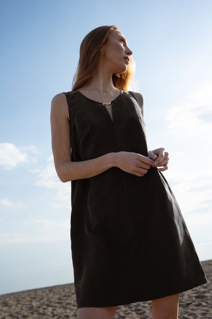 Keyhole Cupro Mini - Black