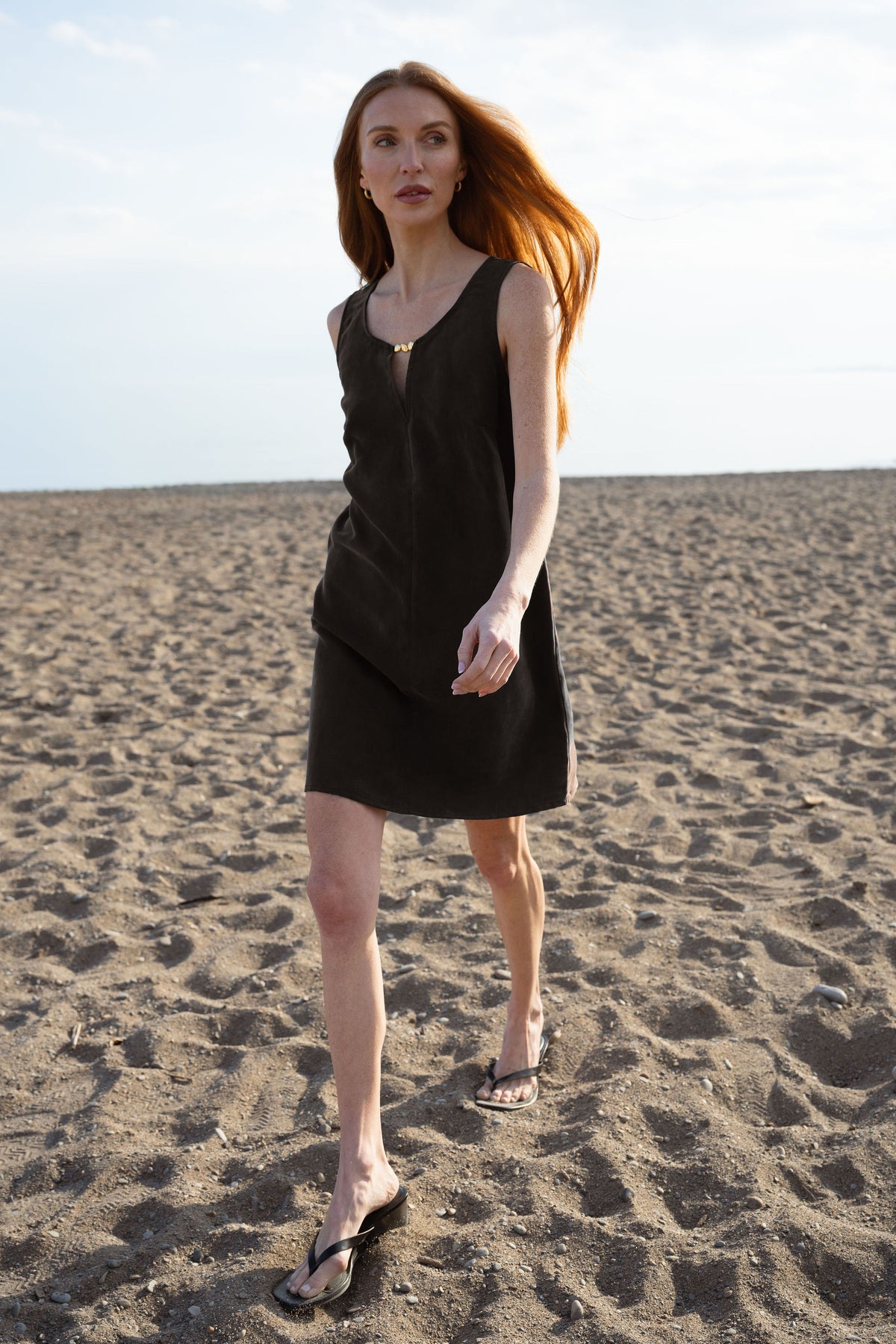 Keyhole Cupro Mini - Black - Modern Sunday - side view